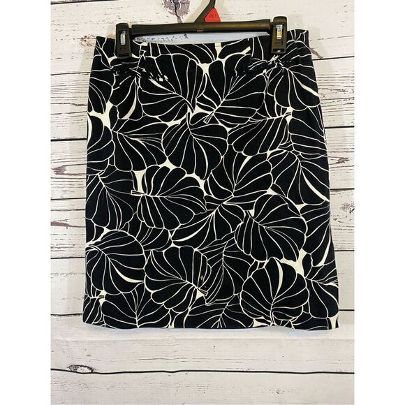 Talbots Dresses & Skirts - Talbots Cotton Spandex Pencil Skirt with side slit in Black and White Size 8P